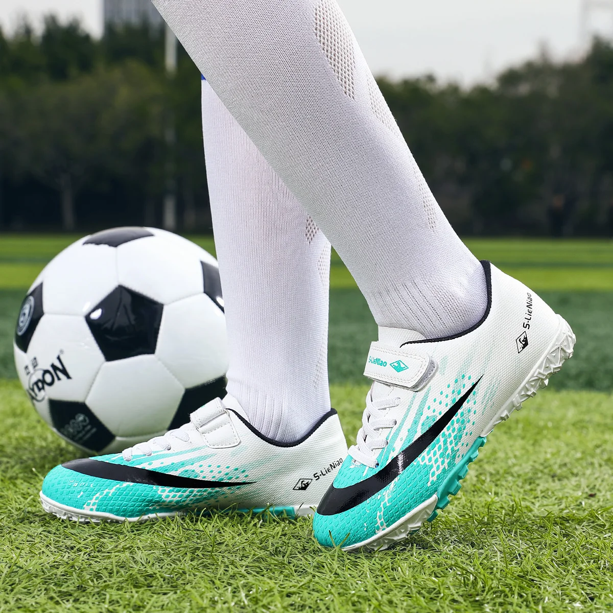 Kids TF Turf Soccer Shoes Child Outdoor Athletic Training Sports Footwear Pink Black Green 3 Colors Available for Boys Girls