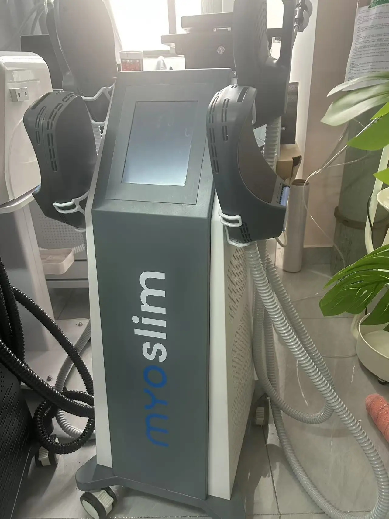 

Портативный электромагнитный аппарат Myoslim для коррекции фигуры, стимуляции мышц, удаления жира, EMS, Hi-EMT, RF для похудения