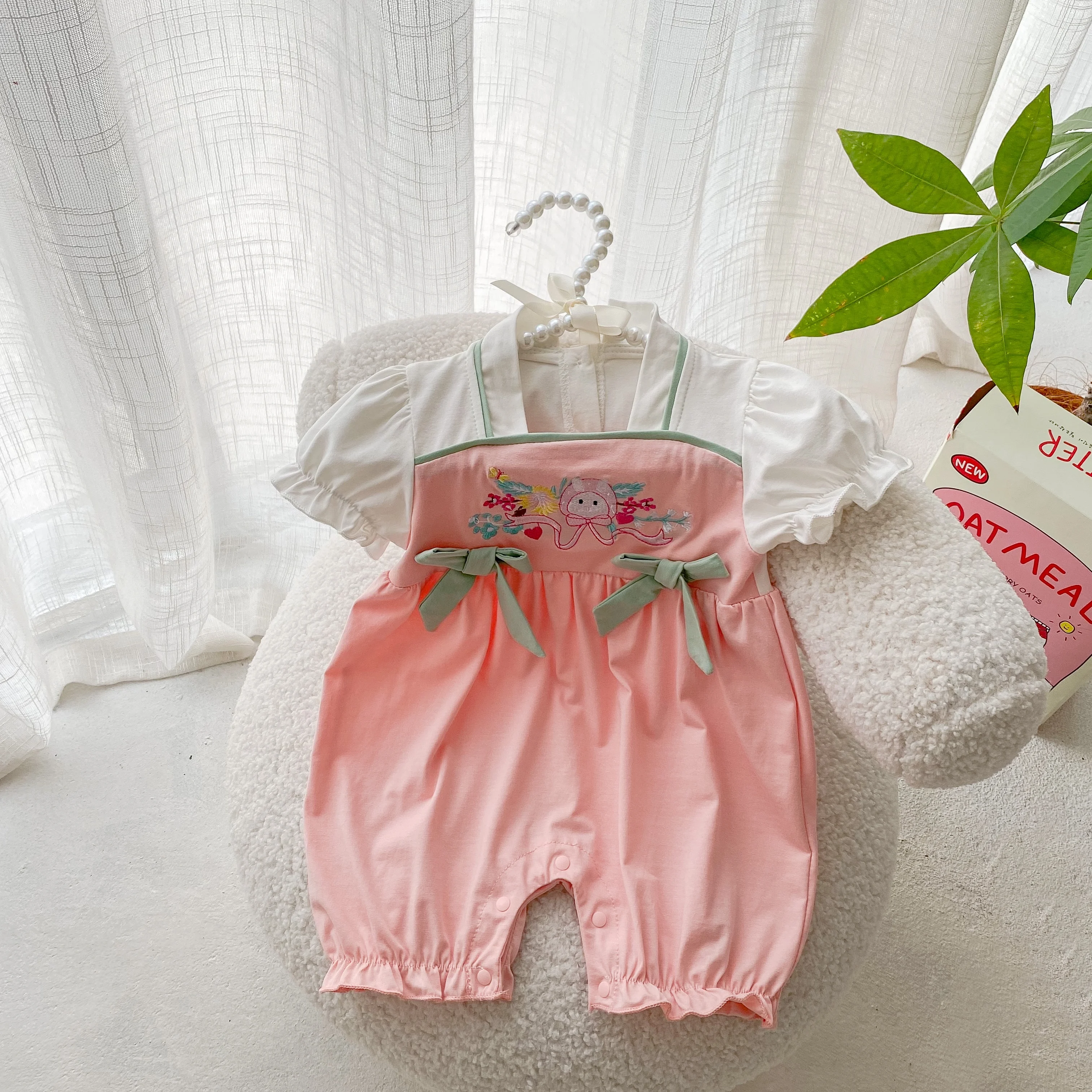 

2022 summer infant Jumpsuit female baby bow embroidered Hanfu Hanyi cotton short crawl