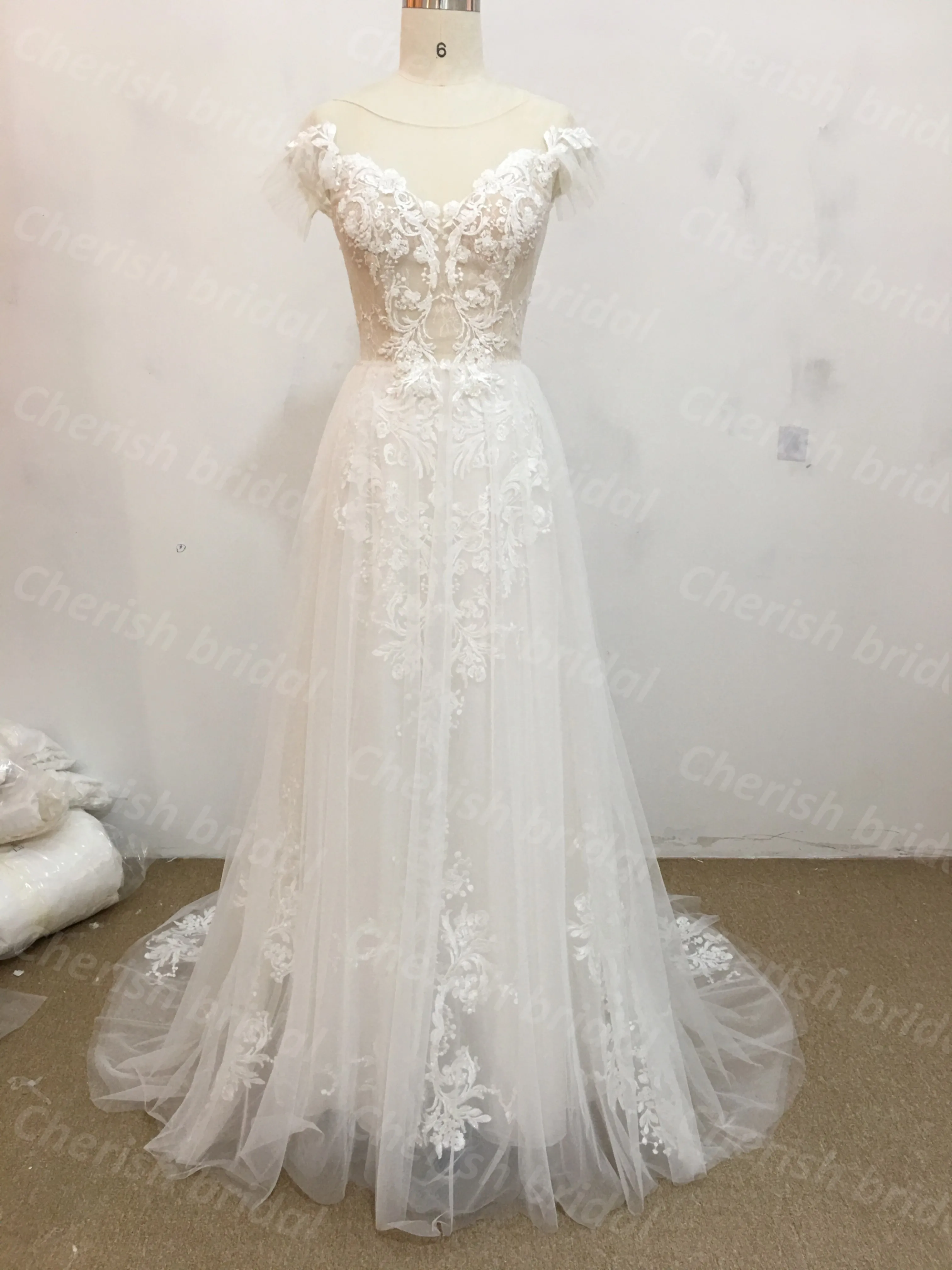 

C3003A Elegant Lace A-line Bride Dress, Short Sleeve Classic Style Wedding Dress for Bride