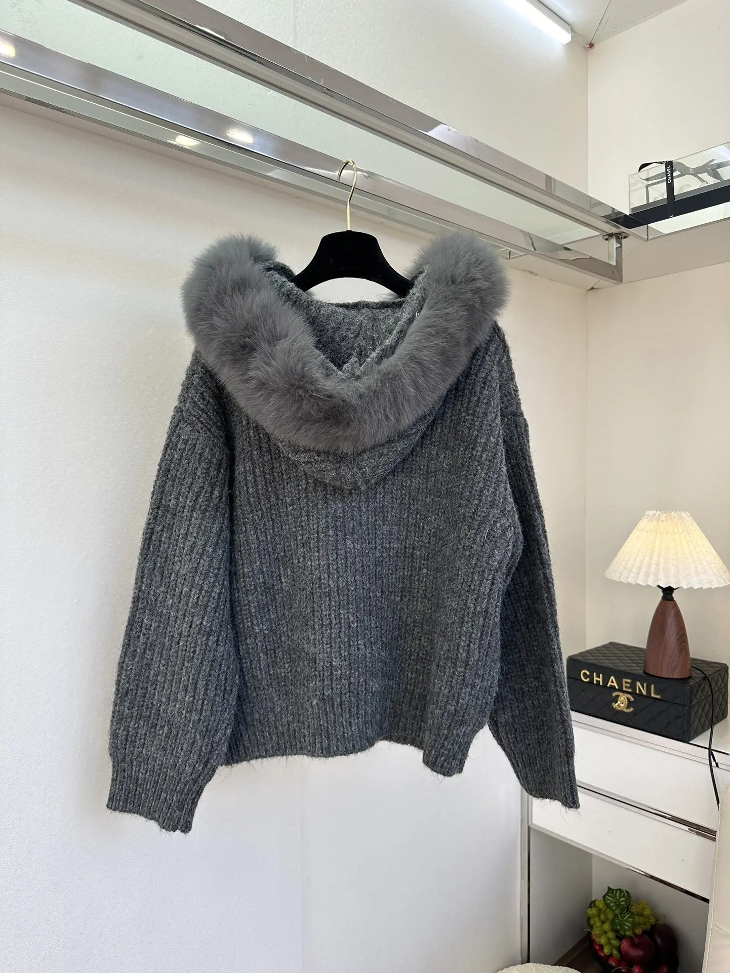 Casaco de pele de raposa com capuz feminino inverno jaqueta de luxo quente para baixo camisa com capuz casaco elegante cinza streetwear marca de venda em 2025