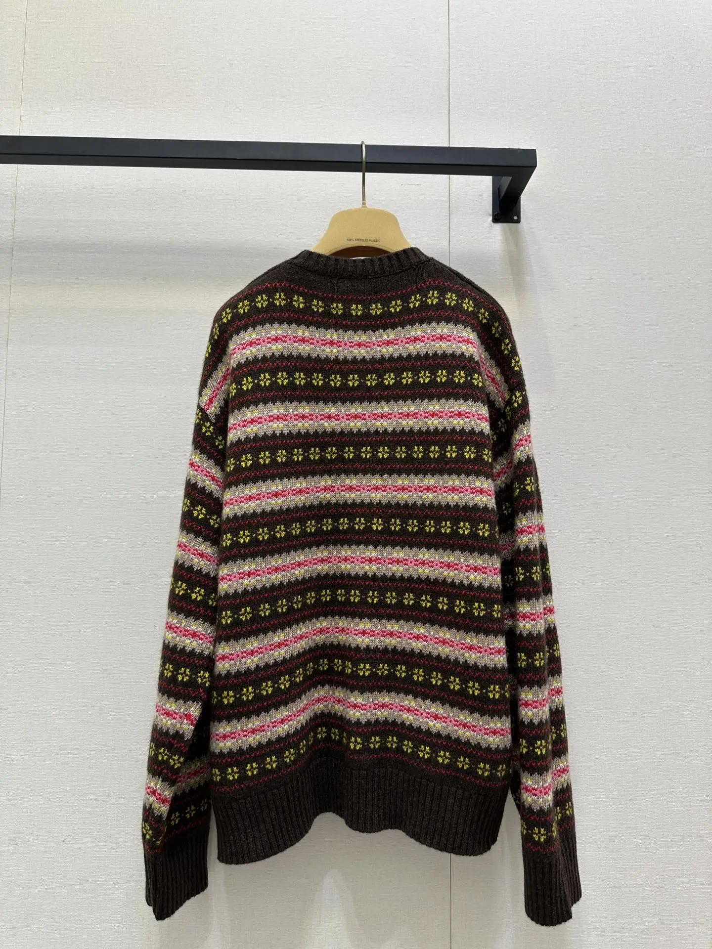 

2025 New and Fashionable High Quality Ribbed Three-dimensional Cut Striped Semi-zipper Cashmere Polo Shirt