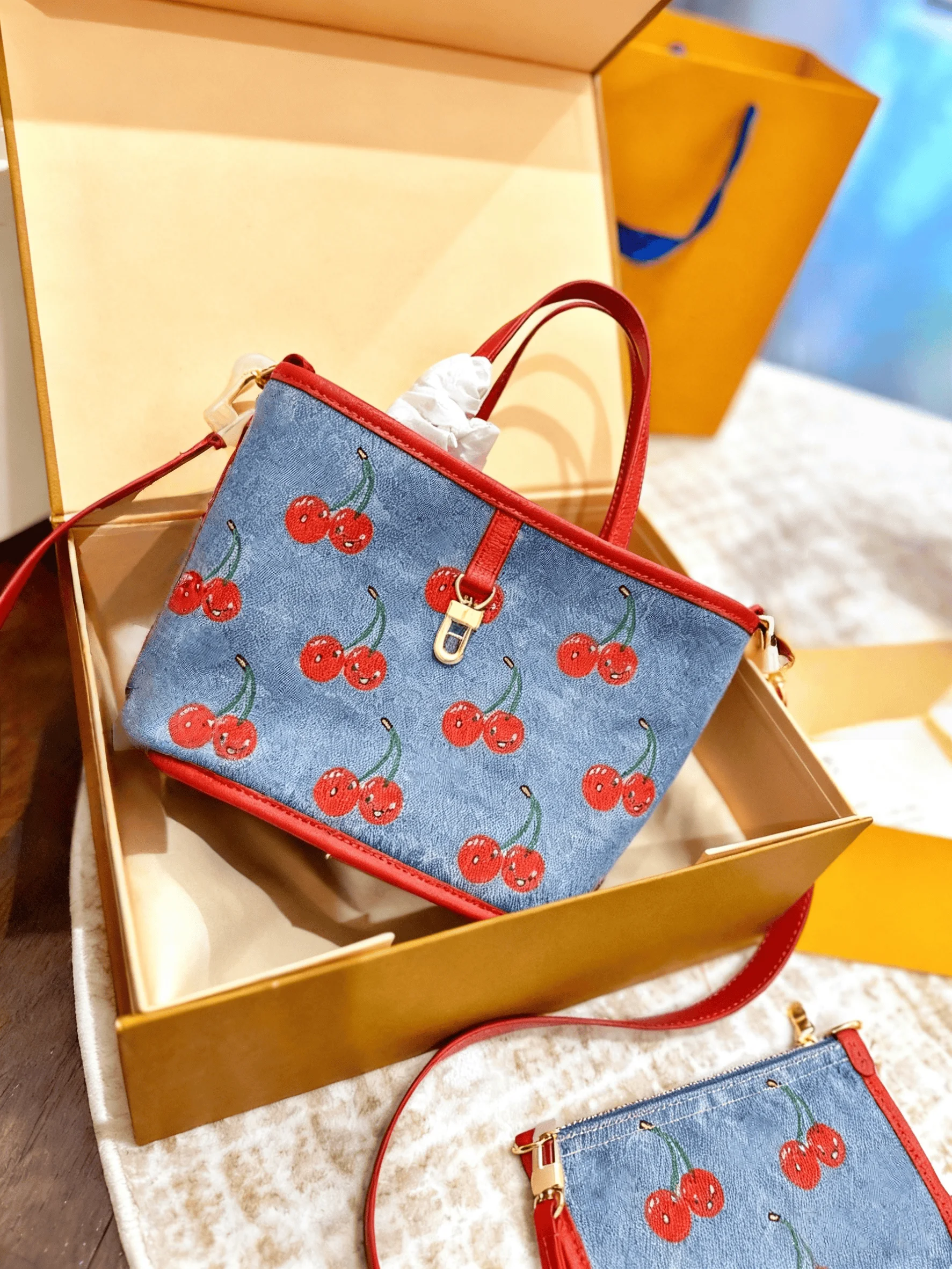 

2025 Fashion New Women's Bags Handbags Cherry Series Washed Denim Cherry Embroidery Mother-of-Person Bags 26.5 x 16.5 x 11cm
