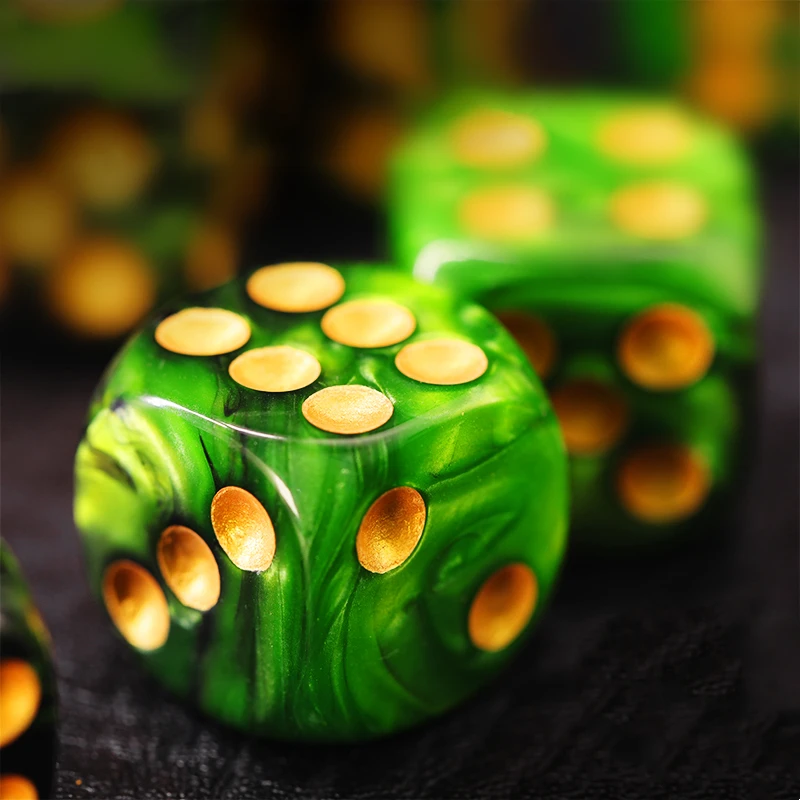 Green and Gold Points D6 Dice Set Warhammers 40K Cthulhu Board Game