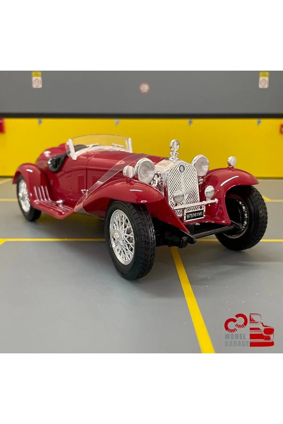 Model Car 1:18 Alfa Romeo 8c 2300 Spider Metal toy car children's toy gift collection Model Cars Free Shipping