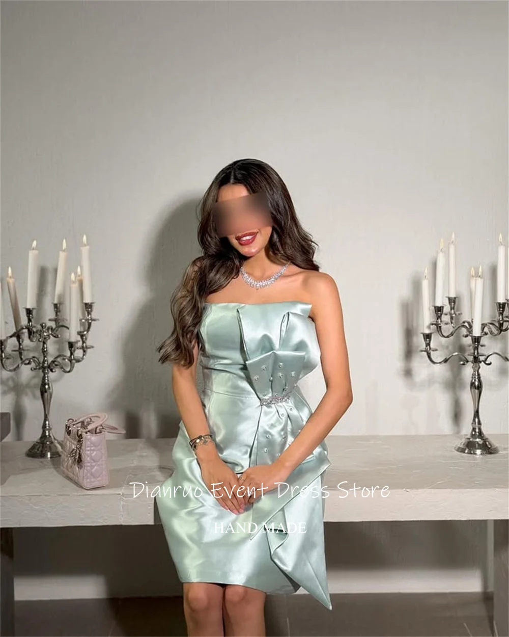 Dianruo كريستال الساتان فساتين لحضور الحفلات الموسيقية خط القوس بلا أكمام Abendkleider دبي حمالة Ruched Fساتين Shrase مخصصة