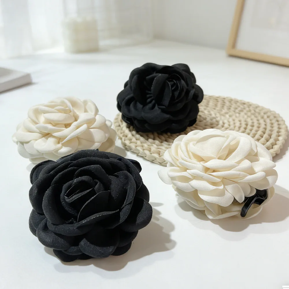 2pcs Satin rose hair clip, exquisite and beautiful hair accessory, sturdy and durable, suitable for weddings and dates.