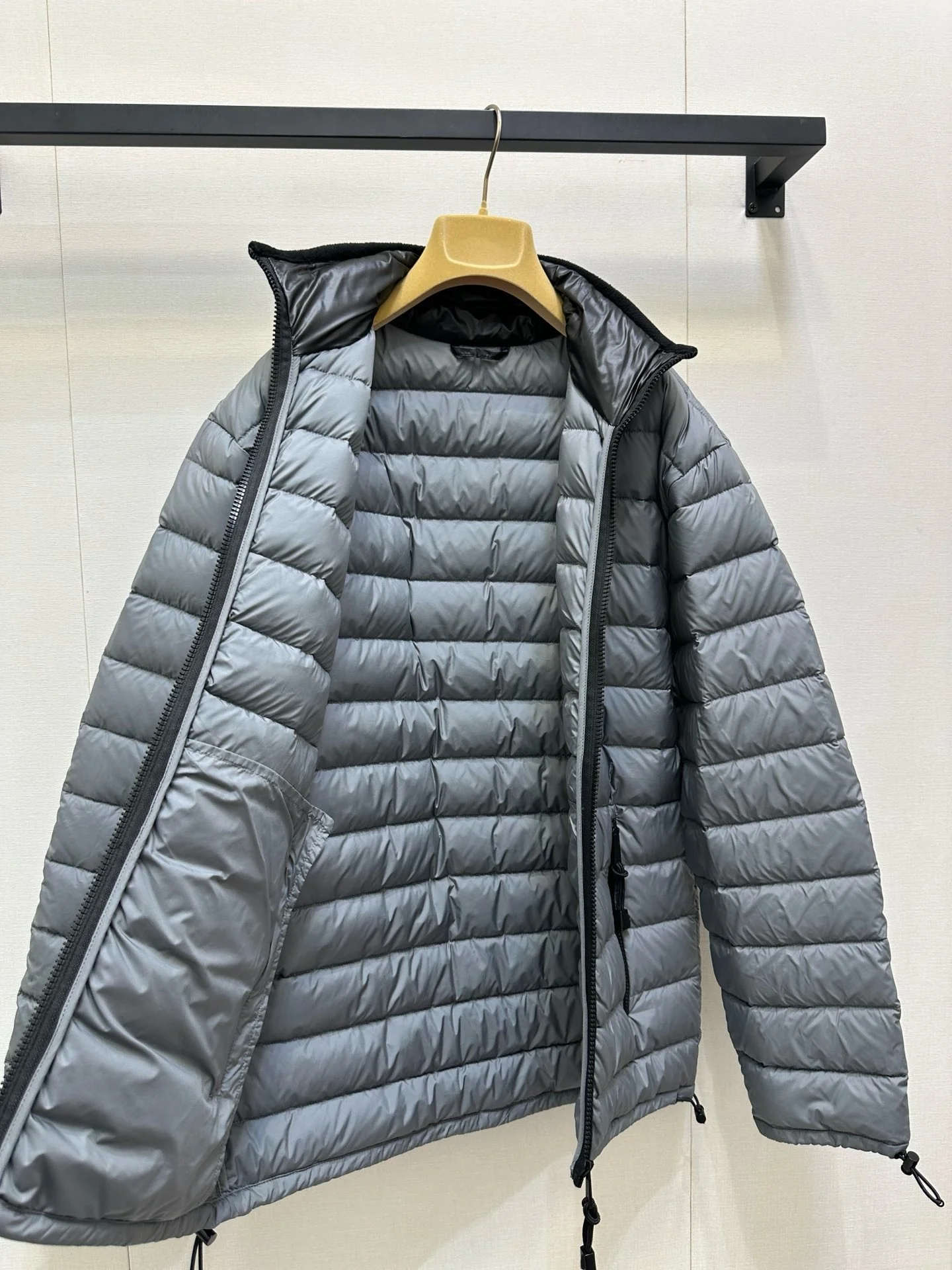 Women's Short Solid Color Seam With Zipper Pocket And Drawstring Long Sleeved Thick Slim Fit Office Casual 25 Winter Down Jacket