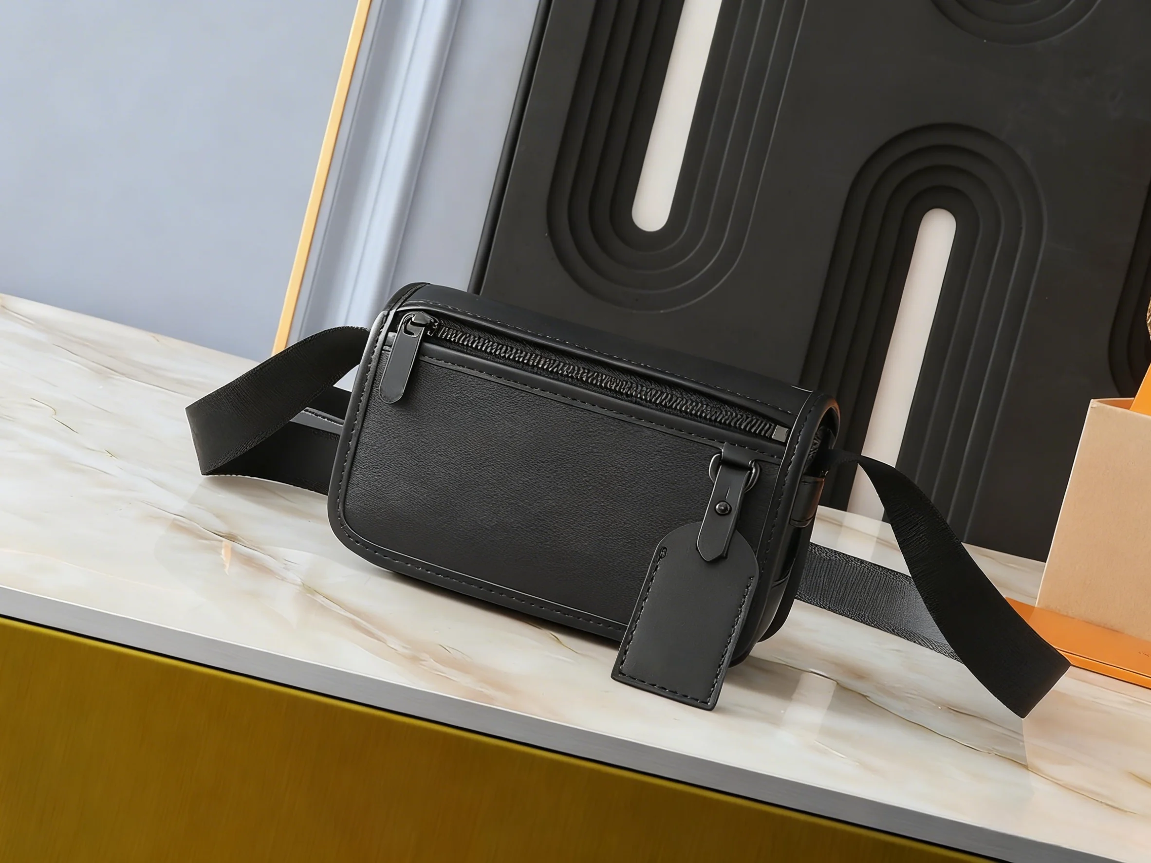 

2025 New SIZE:19x12x7 CM Fashionable Versatile bags leather cherry Portable can be carried on the shoulder no boxes