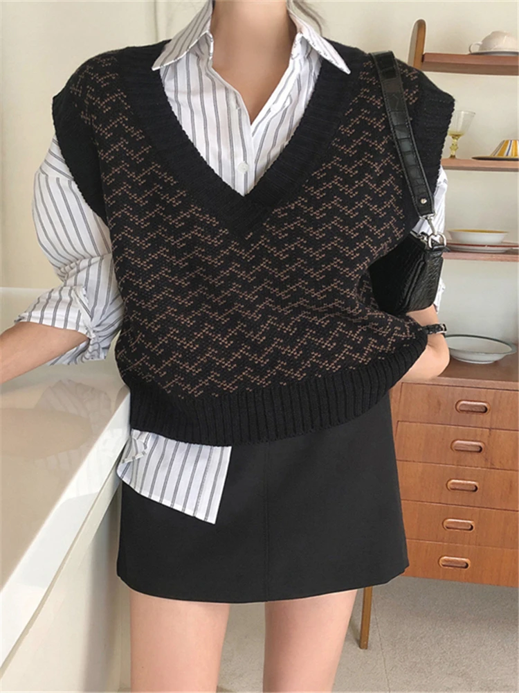 Colorfaith 2022 New Sleeveless Vest Waistcoat Korean Oversized Winter Spring Women Sweaters Pullover Checkered Knitwear SWV18191