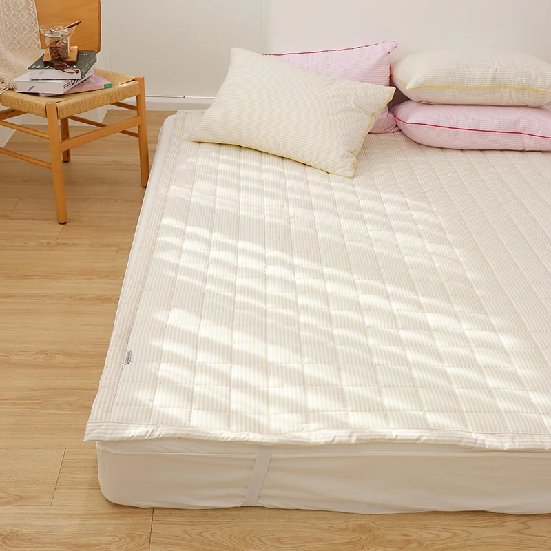 Fluffy and anti-slip bed pad Quinted pad fixed banding single Queen