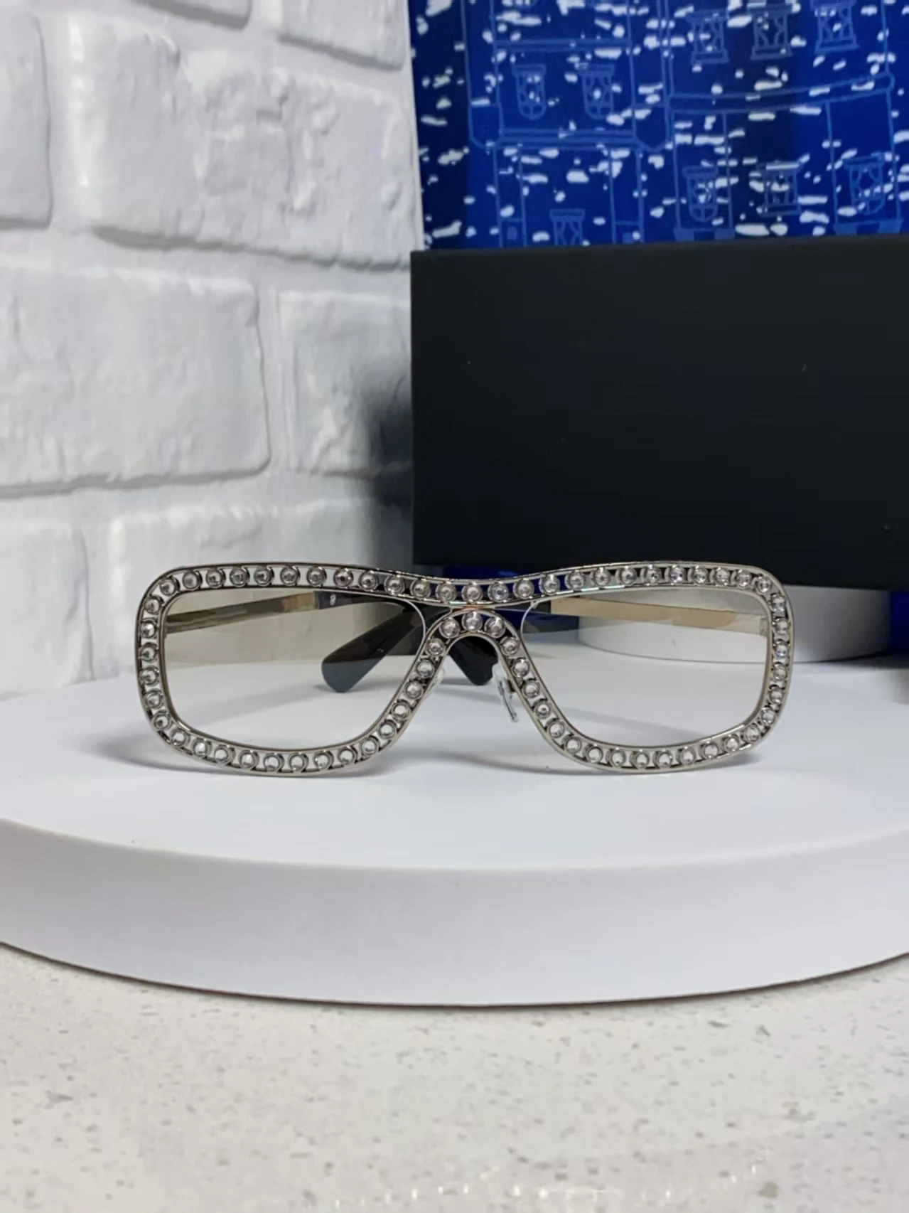 

Rhinestone Square Sunglasses Women Luxury Bling Shades UV400 Crystal Decor Sun Glasses
