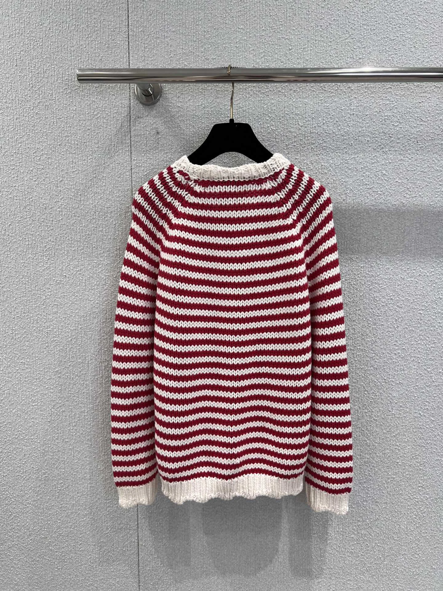 

New Autumn Women's Cashmere Sweater Knitted Contrast Striped Wavy Edge High Quality 2025 Female Sweater XUAN069-0260
