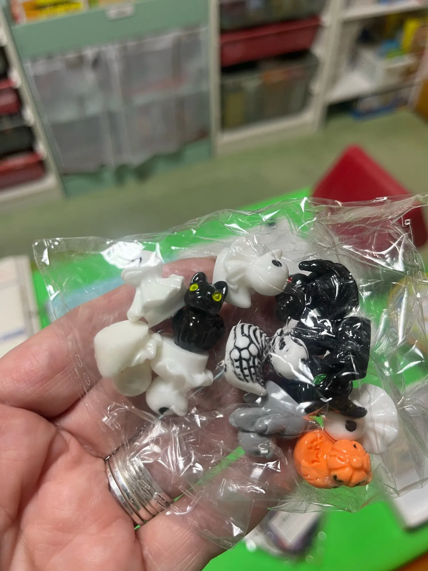 12Pcs/set Mini Resin Halloween Ducks and Ghost Miniatures Figurines Bulk for Garden Fairy Micro Landscape Home DIY Decoration photo review