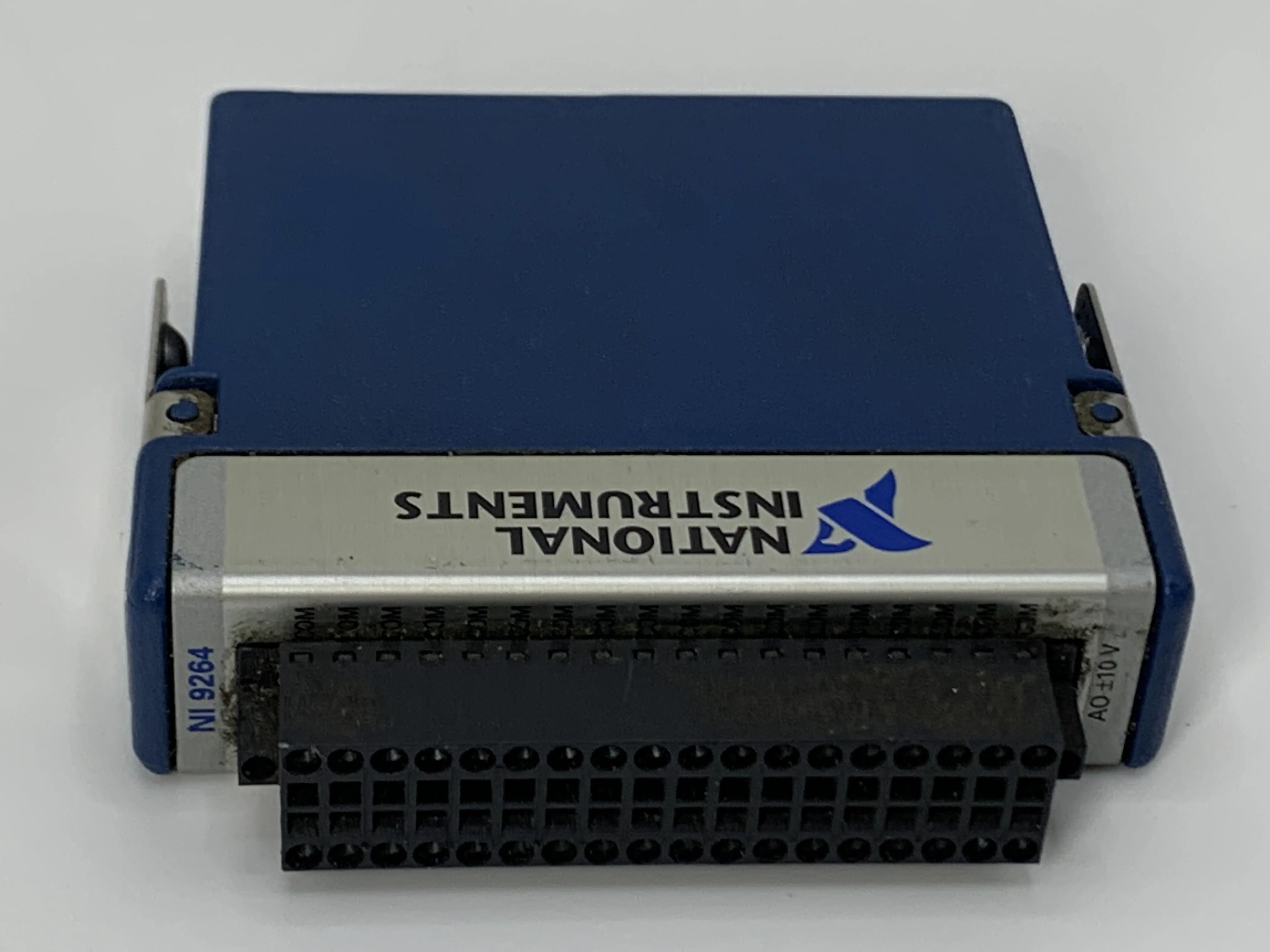 NI 9264 C-Series Module with DSUB, 16-Channel ±10 V 16-Bit Analog Voltage Output