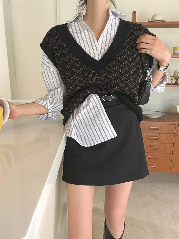 Colorfaith 2022 New Sleeveless Vest Waistcoat Korean Oversized Winter Spring Women Sweaters Pullover Checkered Knitwear SWV18191