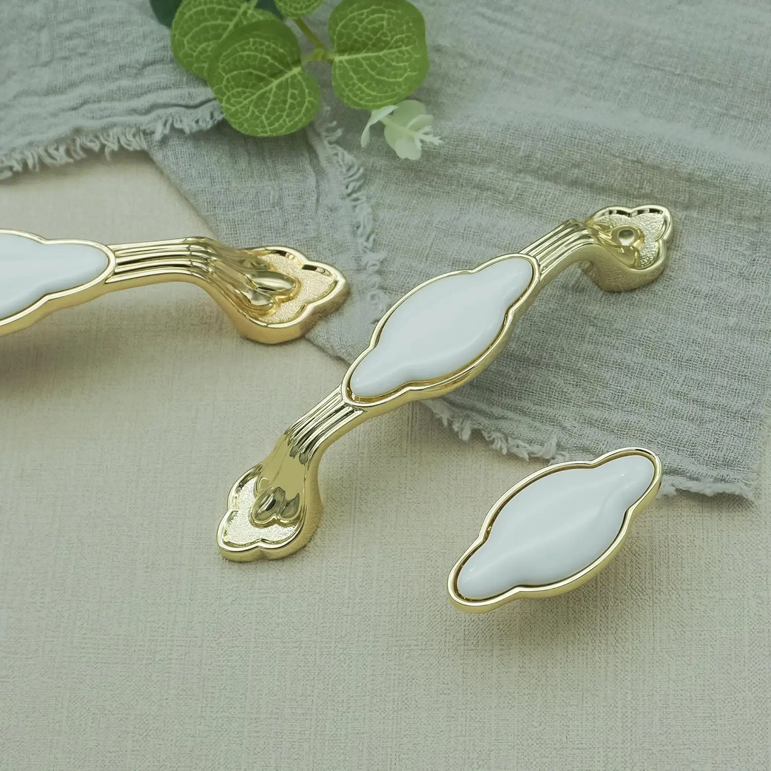 European White Ceramic Kitchen Cabinet Handles Bright Gold Bedroom Wardrobe Pulls Cloud Shaped Drawer Knobs Furniture Hardware