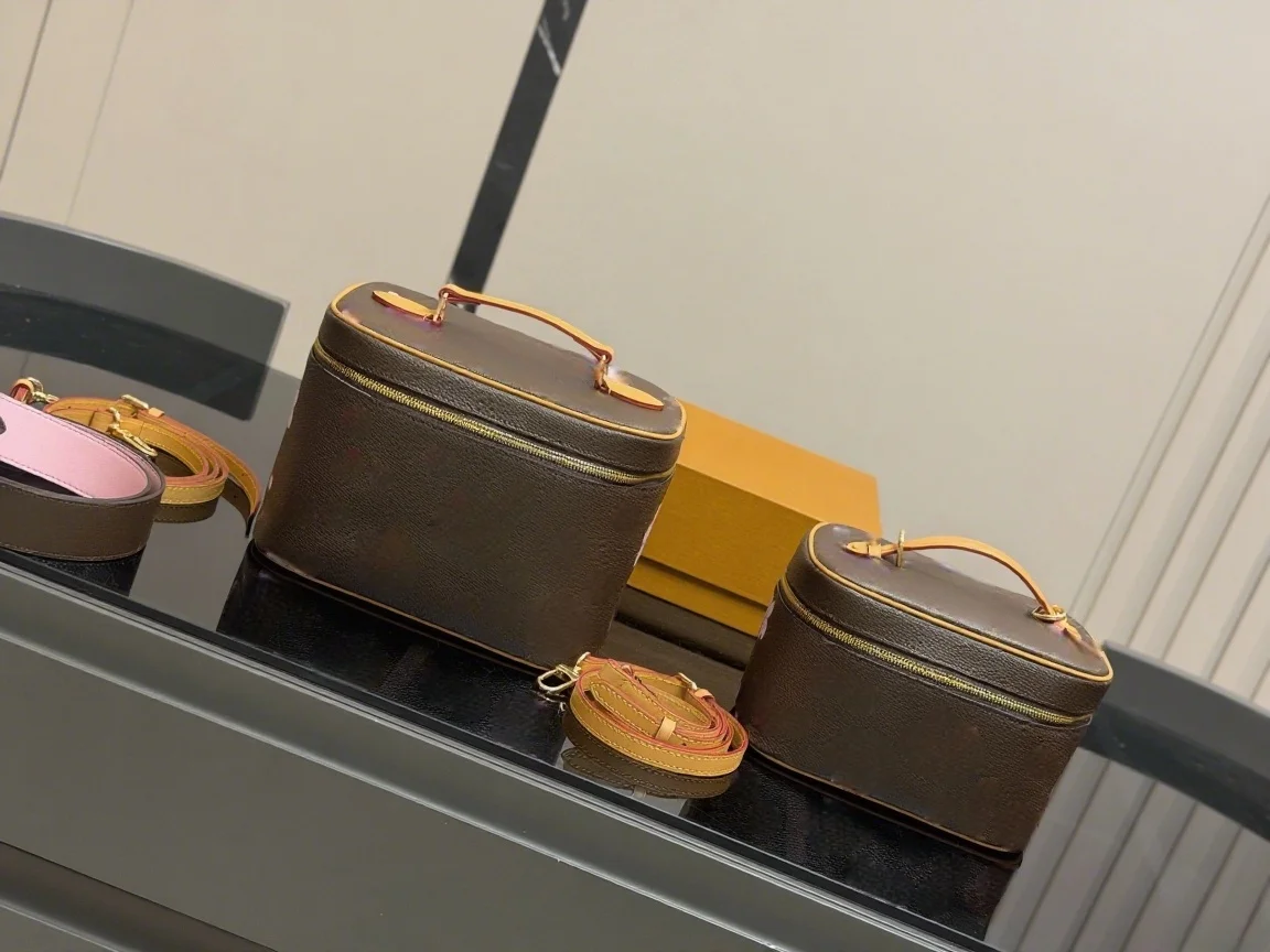 

2025 New SIZE: 24X14X17 OR 18X10X13 CM Fashionable bags leather cherry Portable can be carried on the shoulder no boxes