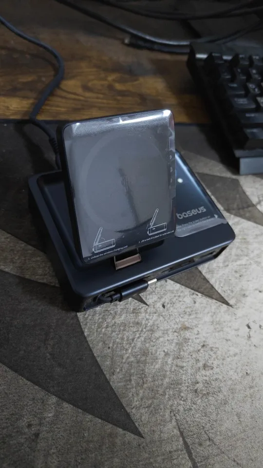 Baseus Nomos 5-in-1 Desktop Charger Qi2 140W photo review