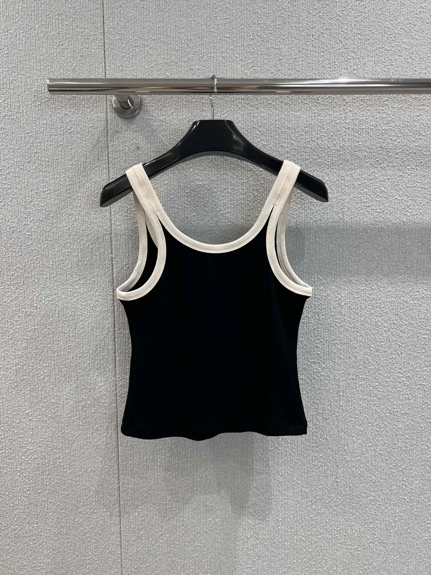 

High quality spring and summer women's three button pocket contrasting color slim fit vest SU222