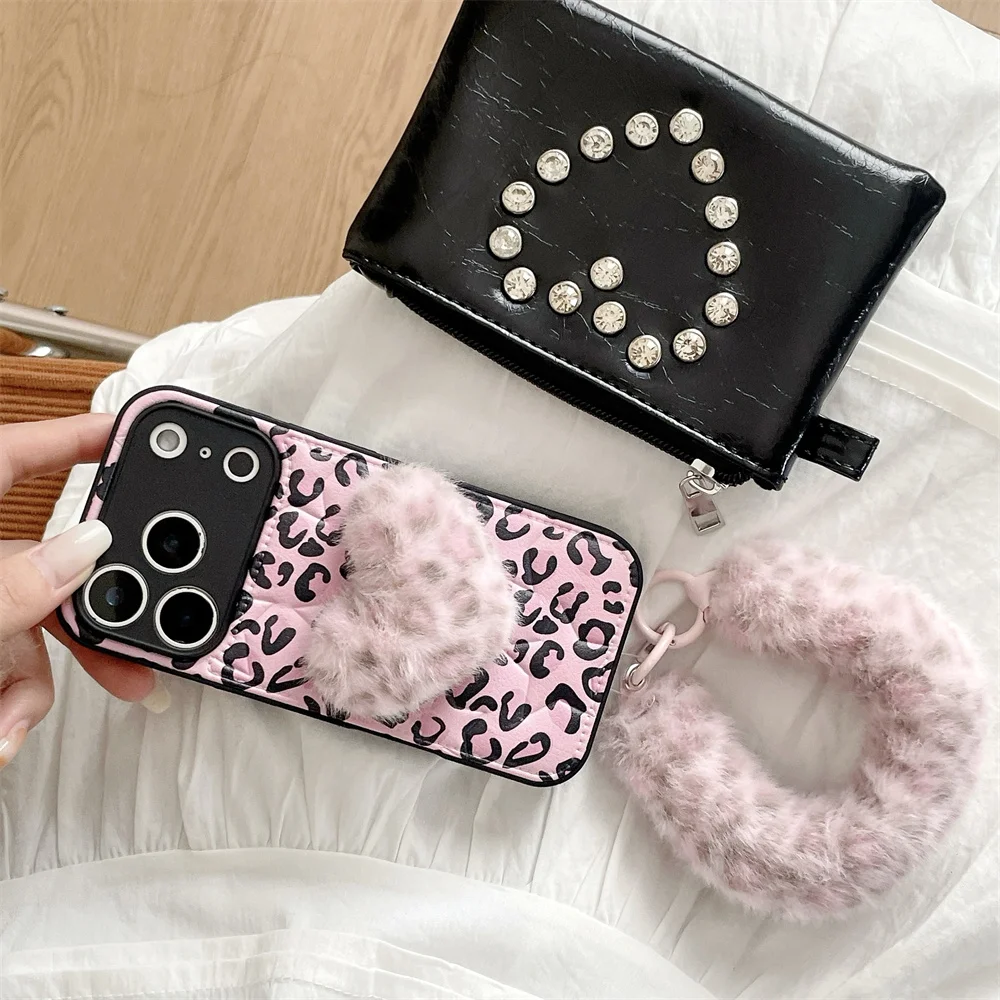 iPhone 17 Pro/13/14/15/16 Pro Max対応 新型高級レザー製プラッシュハート型ストラップ付き落下防止バージョン