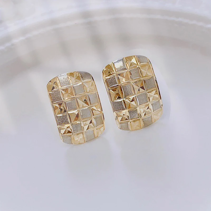 MADALENA SARARA 18K Yellow Gold Xadrez Grating Design Retro Style Women Stud Earrings Au750 Stamp