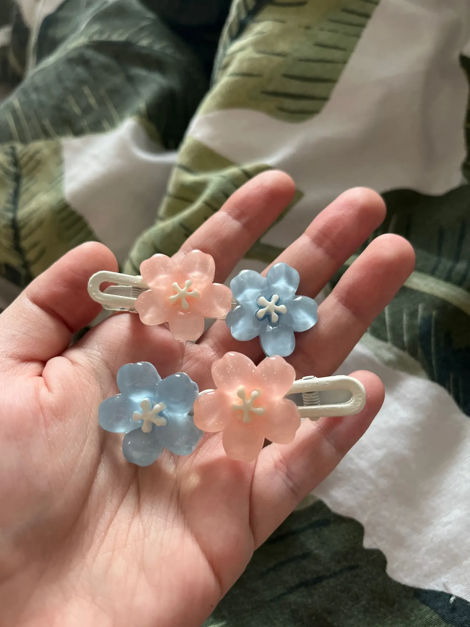 Cute Jelly Cherry Blossom Hair Clip Romantic Kawaii Hairpin for Girls Bangs & Side Hair Accessories Korean Style Duckbill Clips photo review
