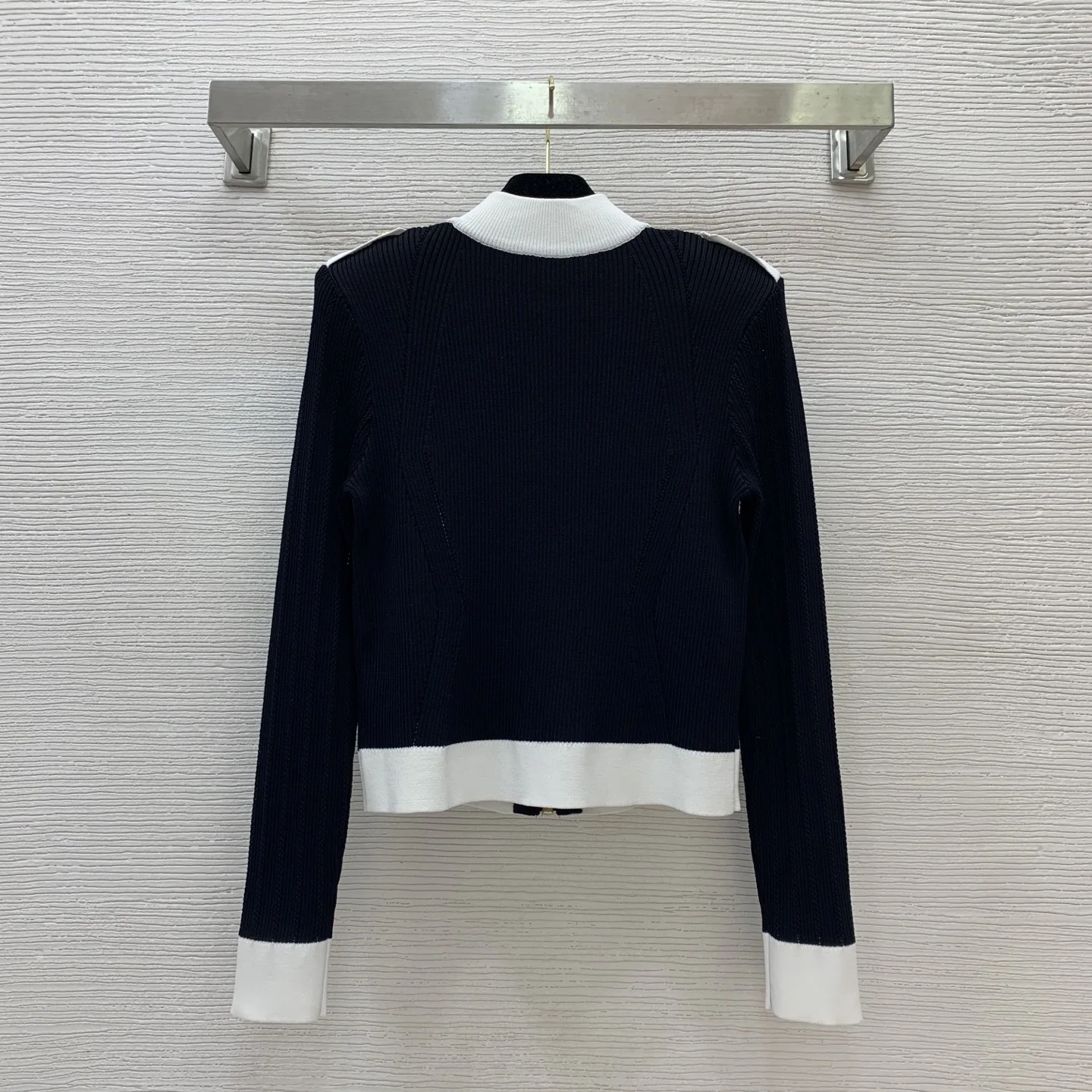 

2025 New Color Blocking Splicing Slim Fit Stand up Collar Long Sleeved Elastic Knitted Cardigan Zipper Top 7