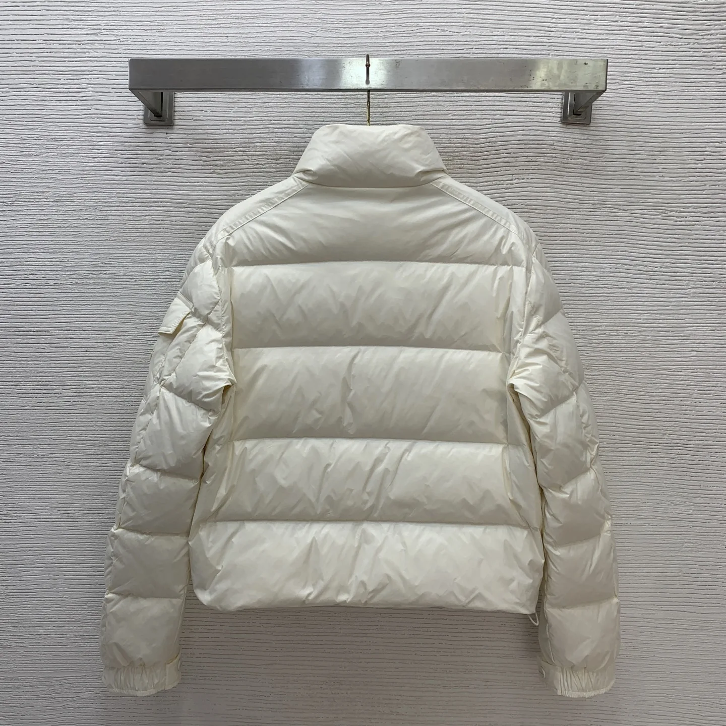 

2025 New Women Clothing Warm Short Stand-Up Collar Bread Jacket Thickened Down Jacket White Duck Down Filling Flap Pocket