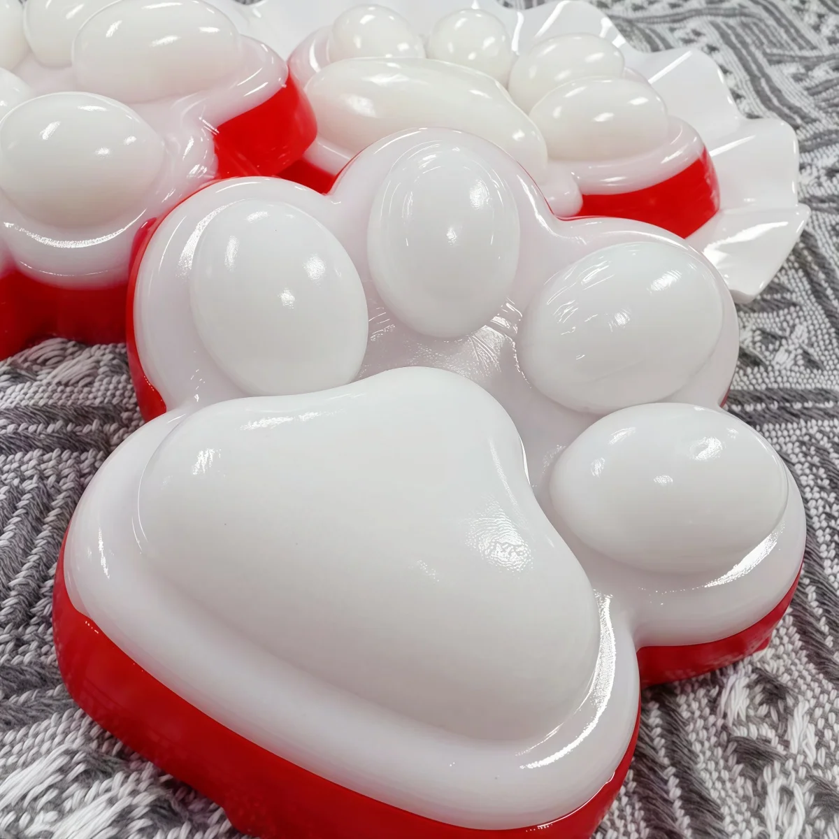 

Гигантская кошачья лапа карамельного цвета, популярная музыка для офисного рабочего стола, допаминовая кошачья лапа, милая исцеление, медленный отскок кота