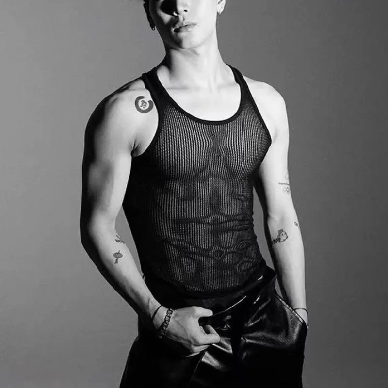 Kamizelka męska sportowa z wycięciem i dopasowanym krojem oraz dolną koszulą w kształcie litery I Obcisła elastyczna kamizelka Joker bez rękawów Męski tank top — zdjęcie 2