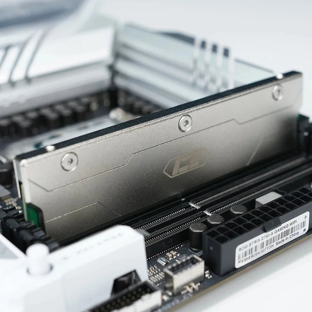 Kamizelka rozpraszająca ciepło IceManCooler RAM Memory, pełna miedź, obsługa DDR5, DDR4, DDR3, srebrna, podkładka termiczna w zestawie — zdjęcie produktu 7