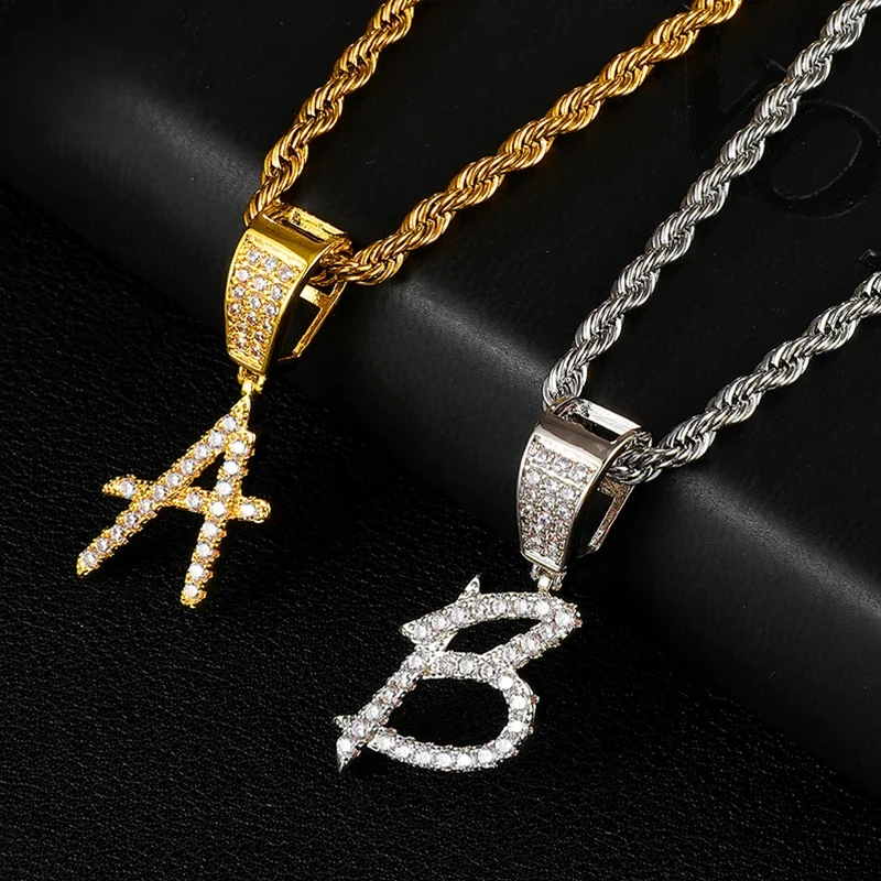 Hip Hop complet glacé nom colliers brosse police lettres colliers et pendentif zircon cubique pour hommes bijoux avec chaîne de corde