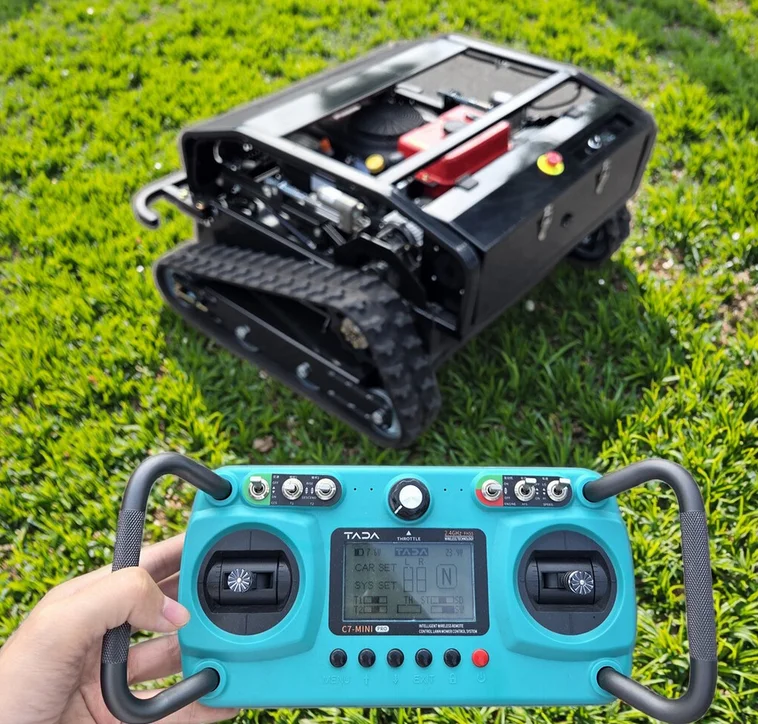 

Smart 2-in-1 Remote-Controlled Mower And Sprayer Agricultural-Grade Tracked High-Horsepower Machine with 60L Capacity
