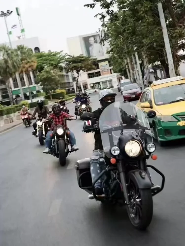 Motorcycle Modified Windshield Thickened Front Protective Dustproof Glass Suitable For Indian Chieftain Retro Black Horse