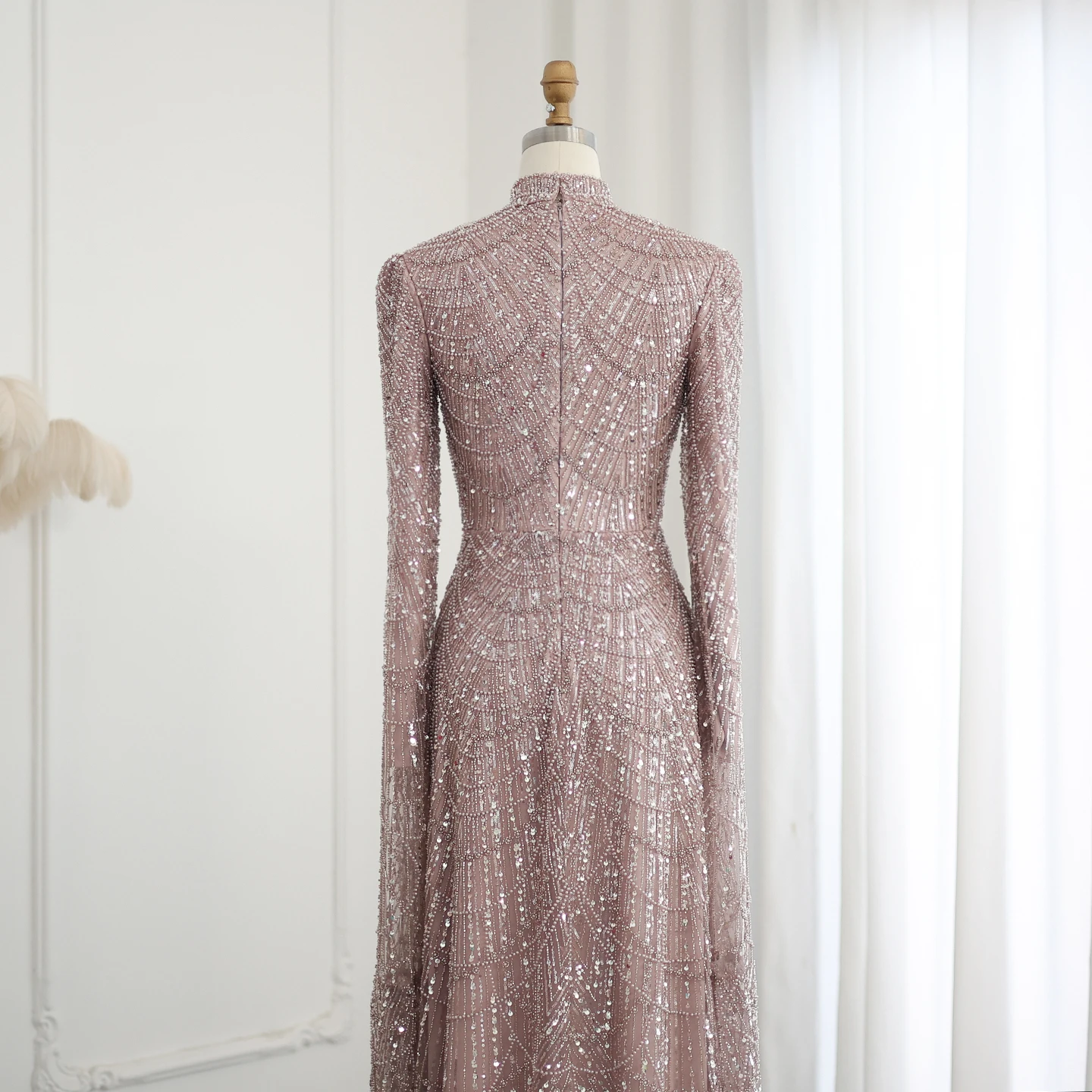 Sharon Said Luxuriöse Dubai Salbeigrüne Muslimische Abendkleider mit Cape-Ärmeln und Hohem Kragen für Arabische Hochzeitsfeier SS630 Maßanfertigung – Detail 24