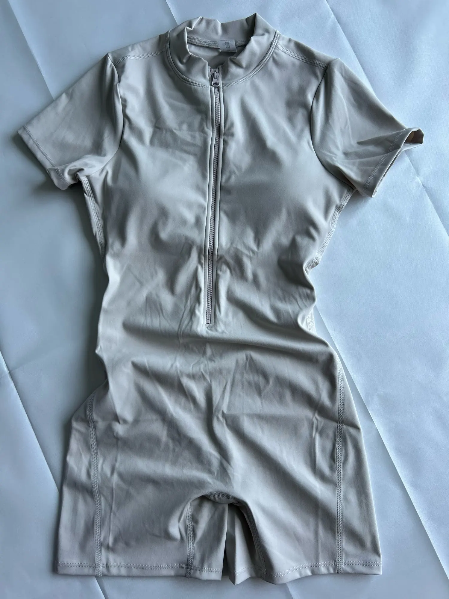 Hollow Out Backless Short Sleeved Zipper Jumpsuit for Woman Jumpsuit Yoga Suit One-Piece Legging Short Push Up Gym Yoga Clothing photo review