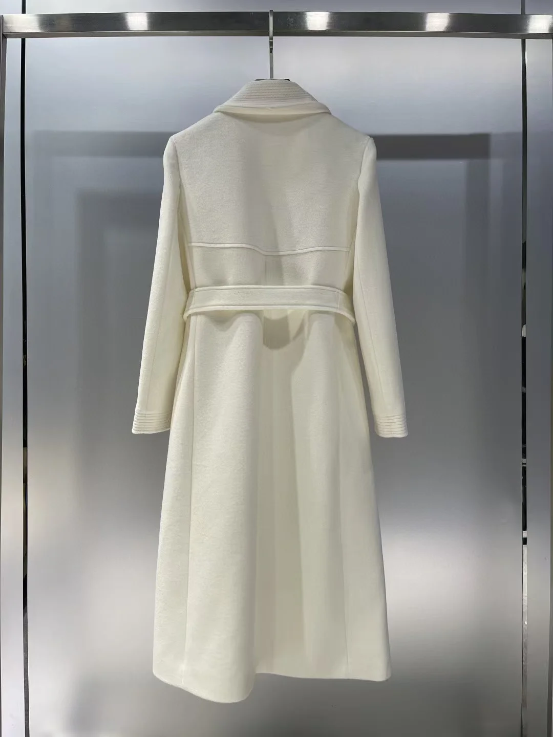 

Модное бежевое, белое женское длинное повседневное шерстяное пальто с лацканами и поясом, элитное женское пальто выше колена YF1