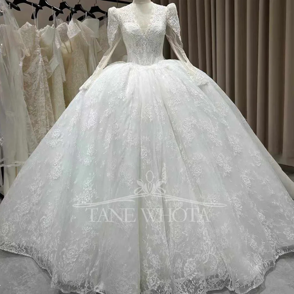 Elegant Lace Wedding Dress Long Sleeves V Neck Ivory Ball Gown Wedding Dresses For Brides