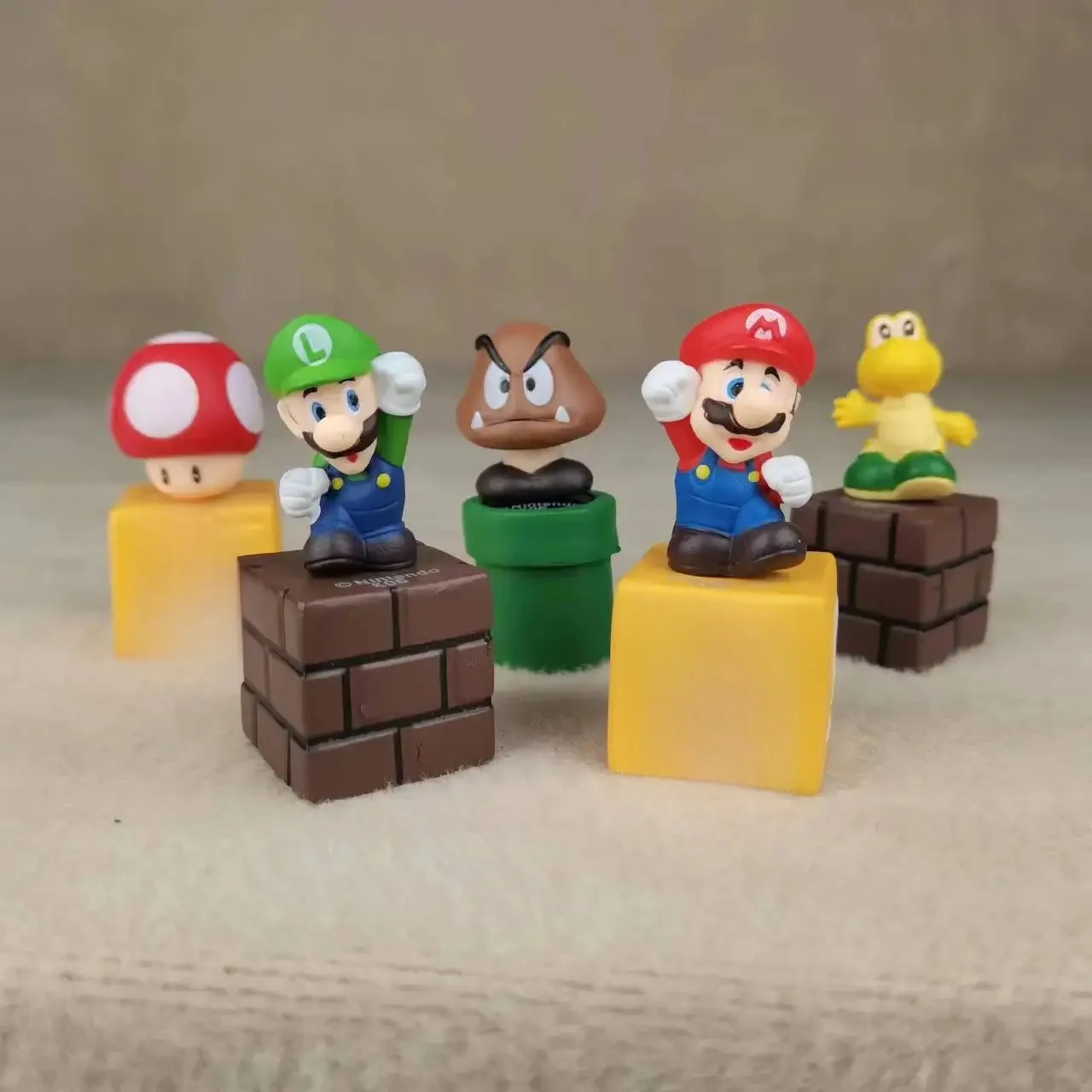 Figurine d'action Super Marios, modèle de poupée, décoration de gâteau, ornements de voiture, périphériques Anime, jouets pour enfants, 5 pièces/ensemble