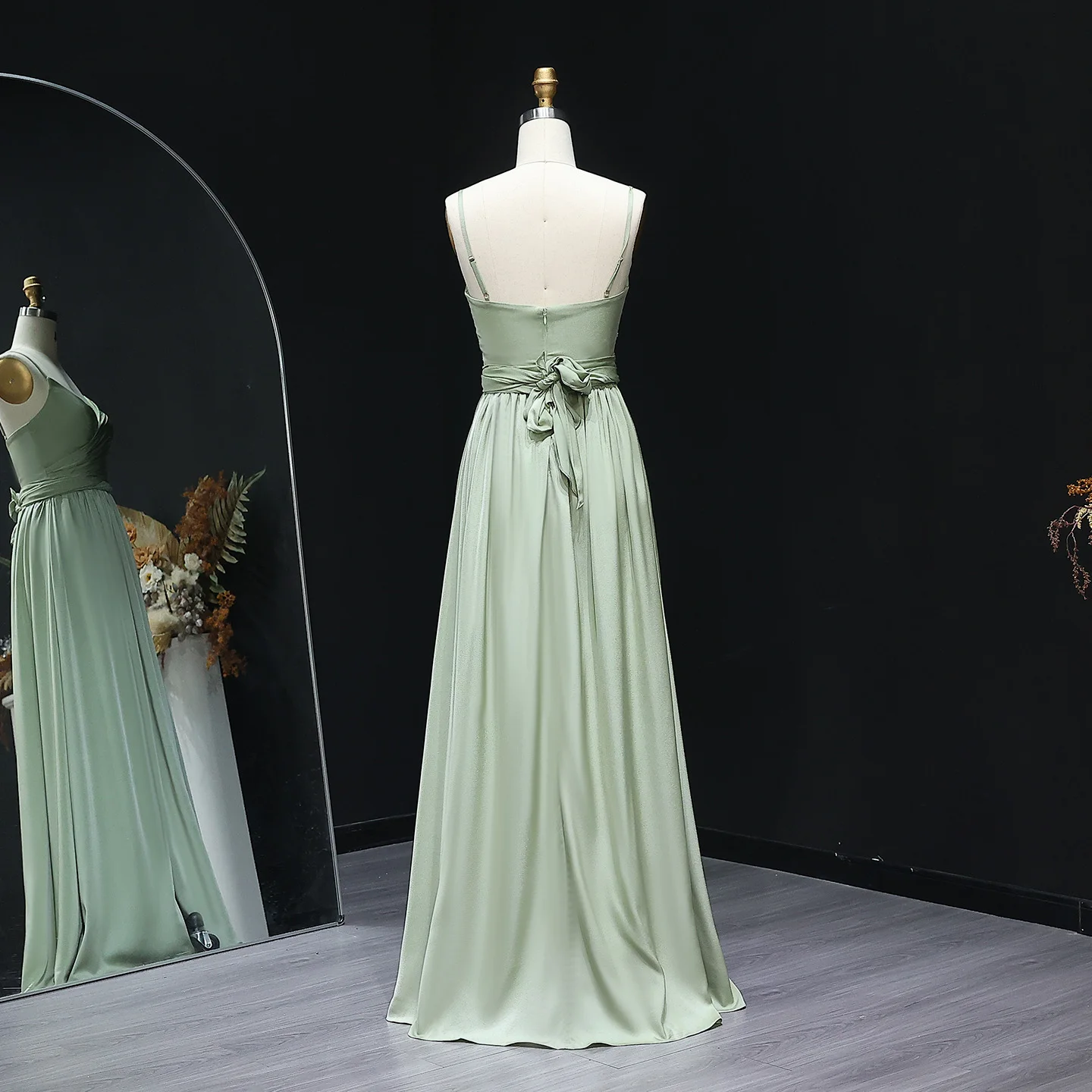 Sharon Said 2025 Elegante verde Sweetheart Spaghetti Strap Abito da damigella d'onore Guaina lunga Abiti da sposa da donna BS006 Personalizzato