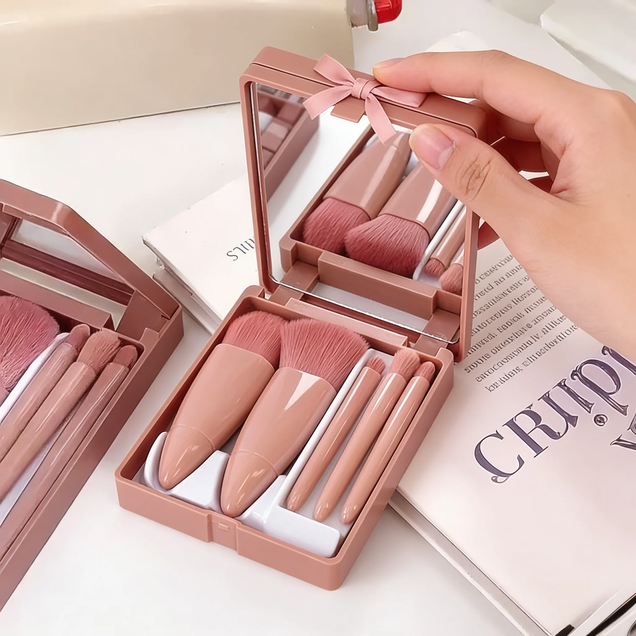 Set di pennelli per trucco rosa morbido da 5 pezzi |   Strumenti professionali per applicazioni di bellezza senza soluzione di continuità