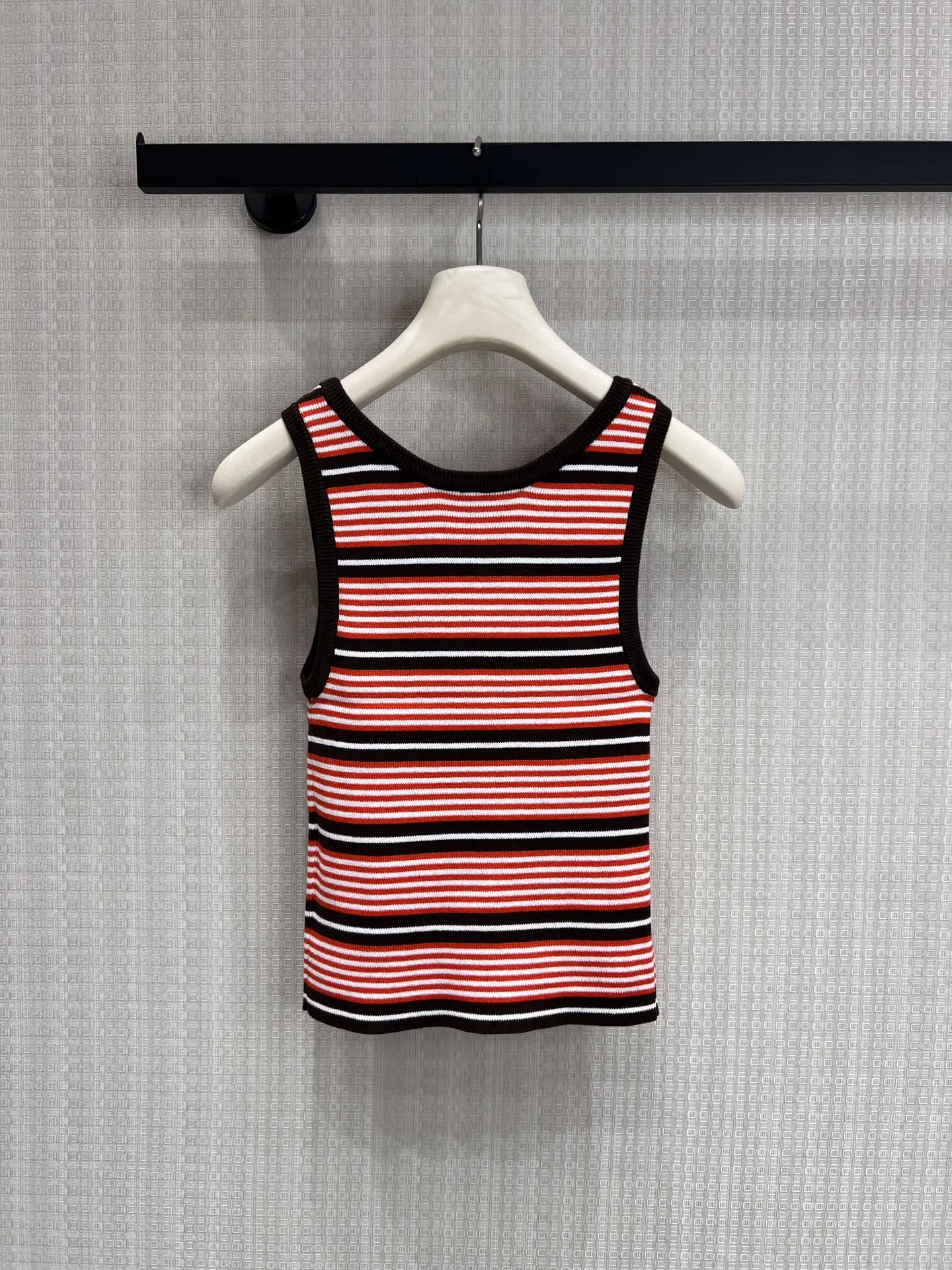 

2026 Summer New Arrival Women's Retro Striped Knit Vest Crew Neck Sleeveless Slim Fit Top