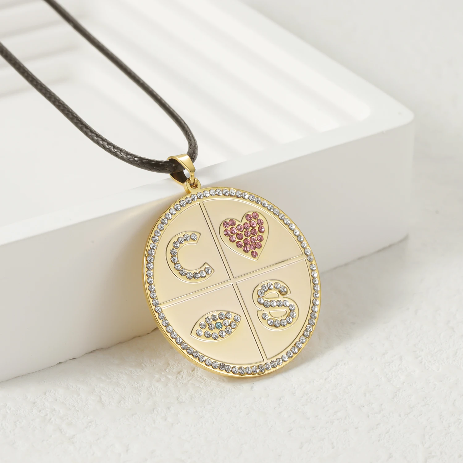 Personalized Dot Diamond Round Cross Pattern Custom Letter Necklace Stainless Steel Simple Pendant Best Christmas Gift For Women
