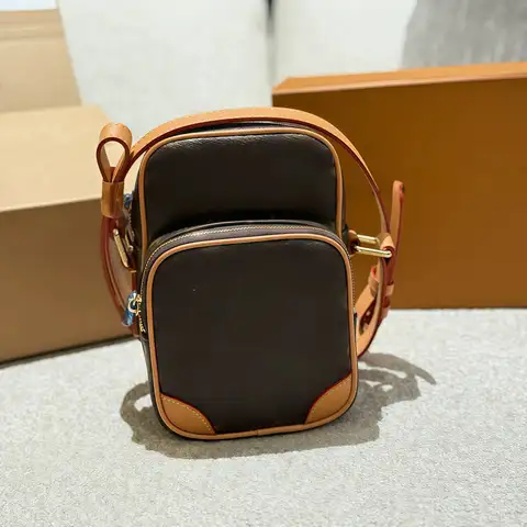 2025 New Style Mobile Phone Bag Camera Bag with Detachable and Adjustable Length Shoulder Strap Crossbody Bag with Pearl Zipper