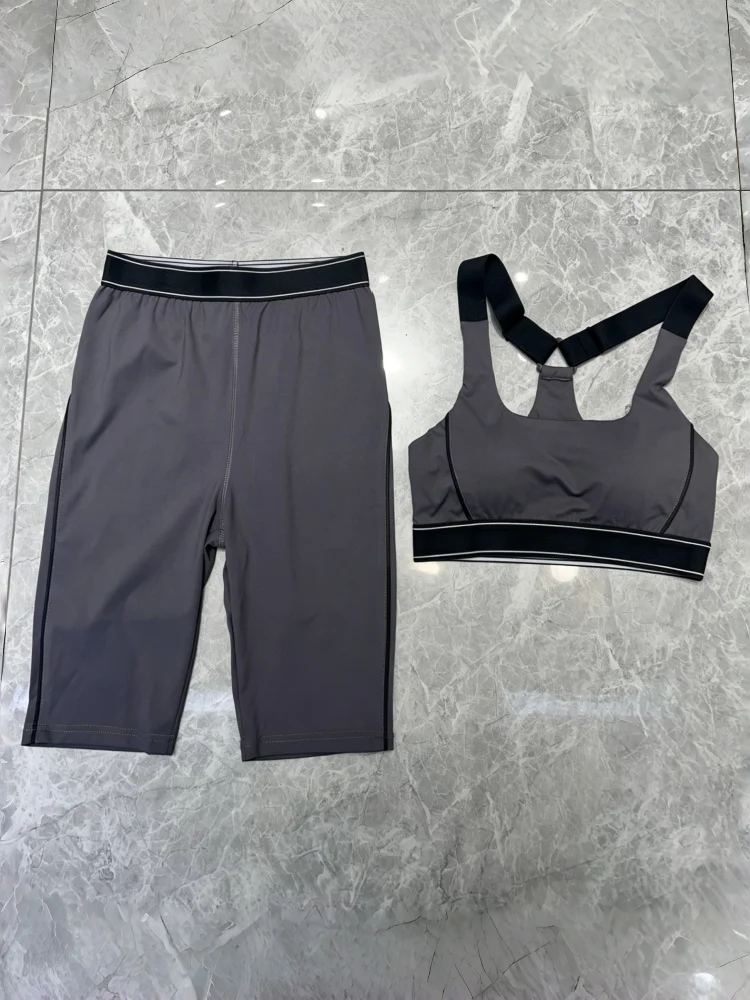 

Women's Yoga Exercise Set With Letter Printed Ribbon Splicing Camisole Vest And Slim Fit Cropped Pants