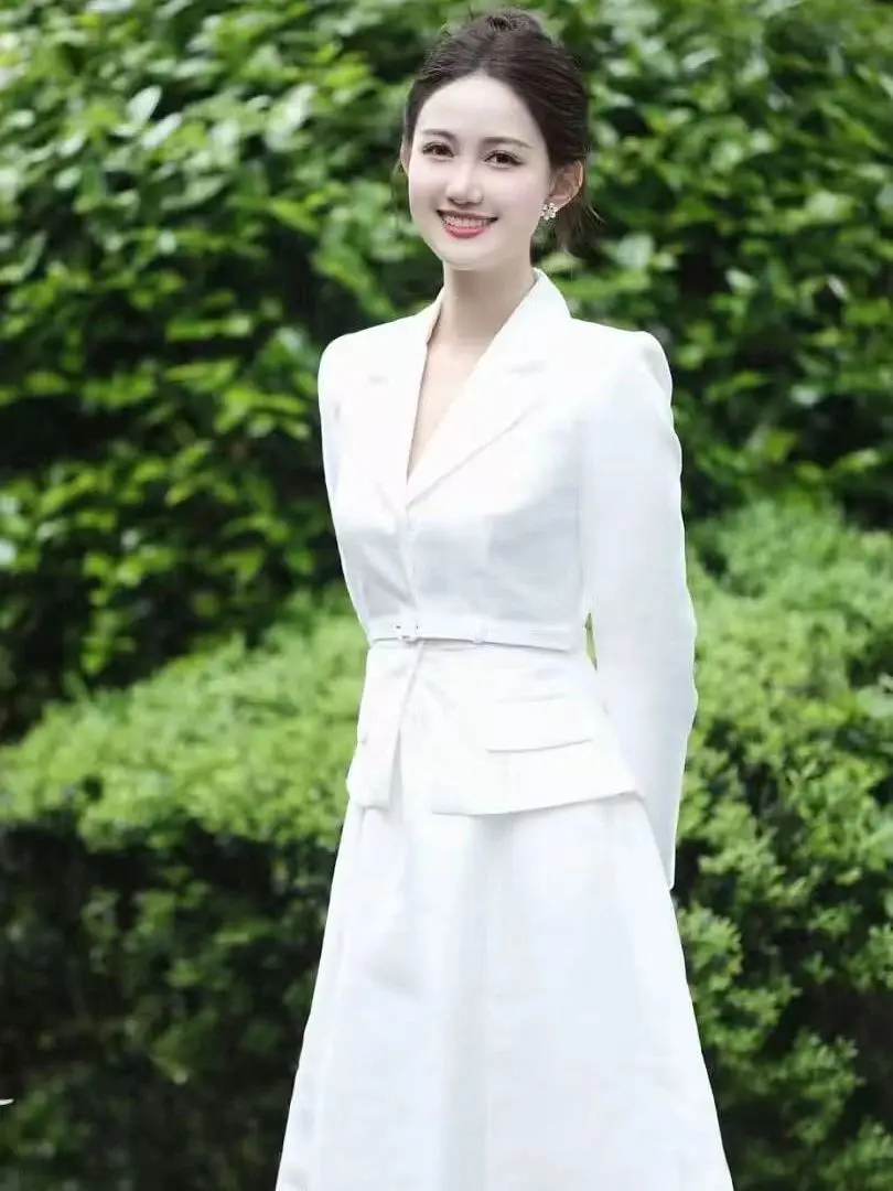 ชุดกระโปรงผ้าลินินบริสุทธิ์ต้นฤดูใบไม้ผลิพร้อมเข็มขัด