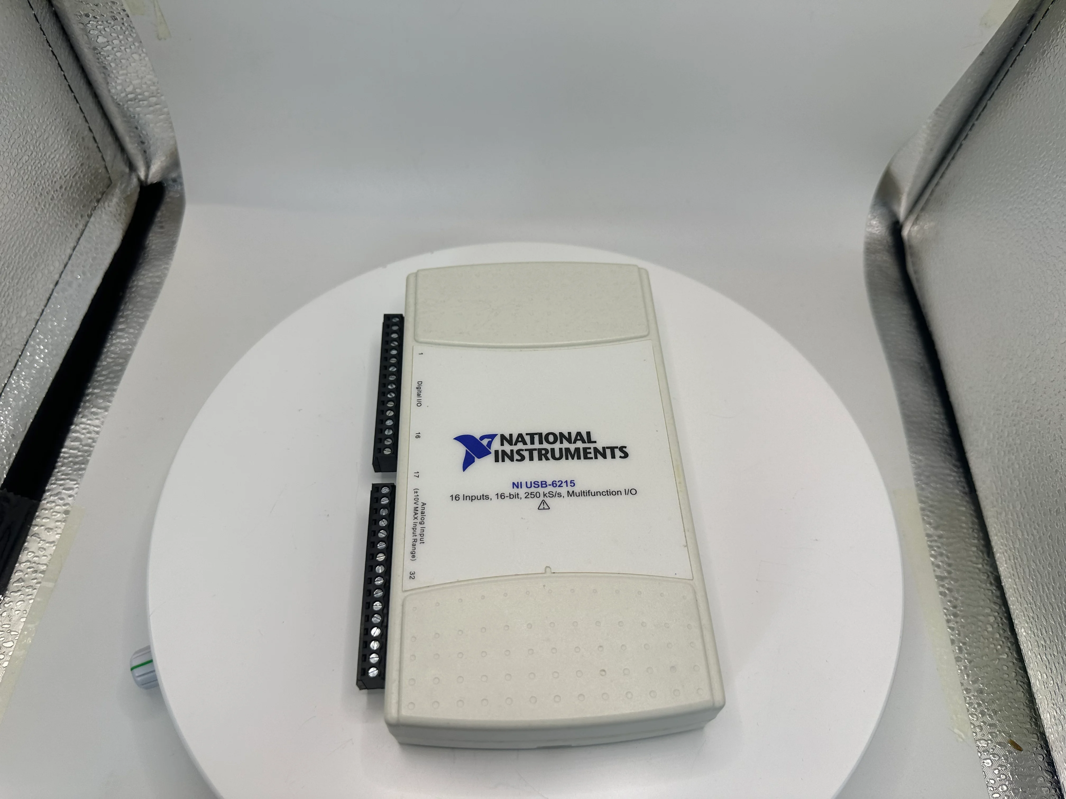 National Instruments NI USB-6215 data acquisition card