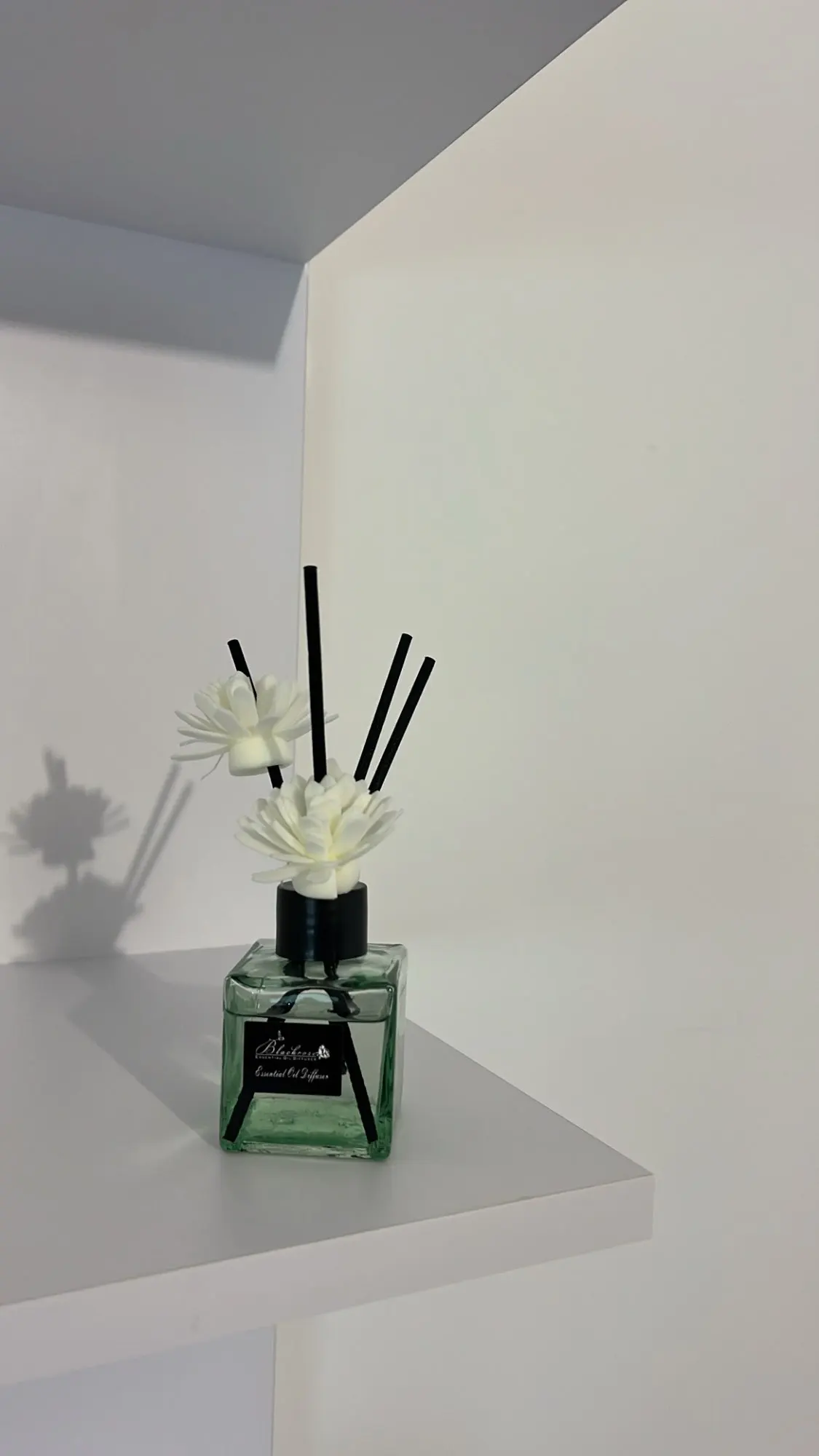 Flameless Home Fragrance Freesia Lavender Aromatherapy Oil with Reed Diffuser Stick Liquid Air Freshener Room Decor Ornaments photo review