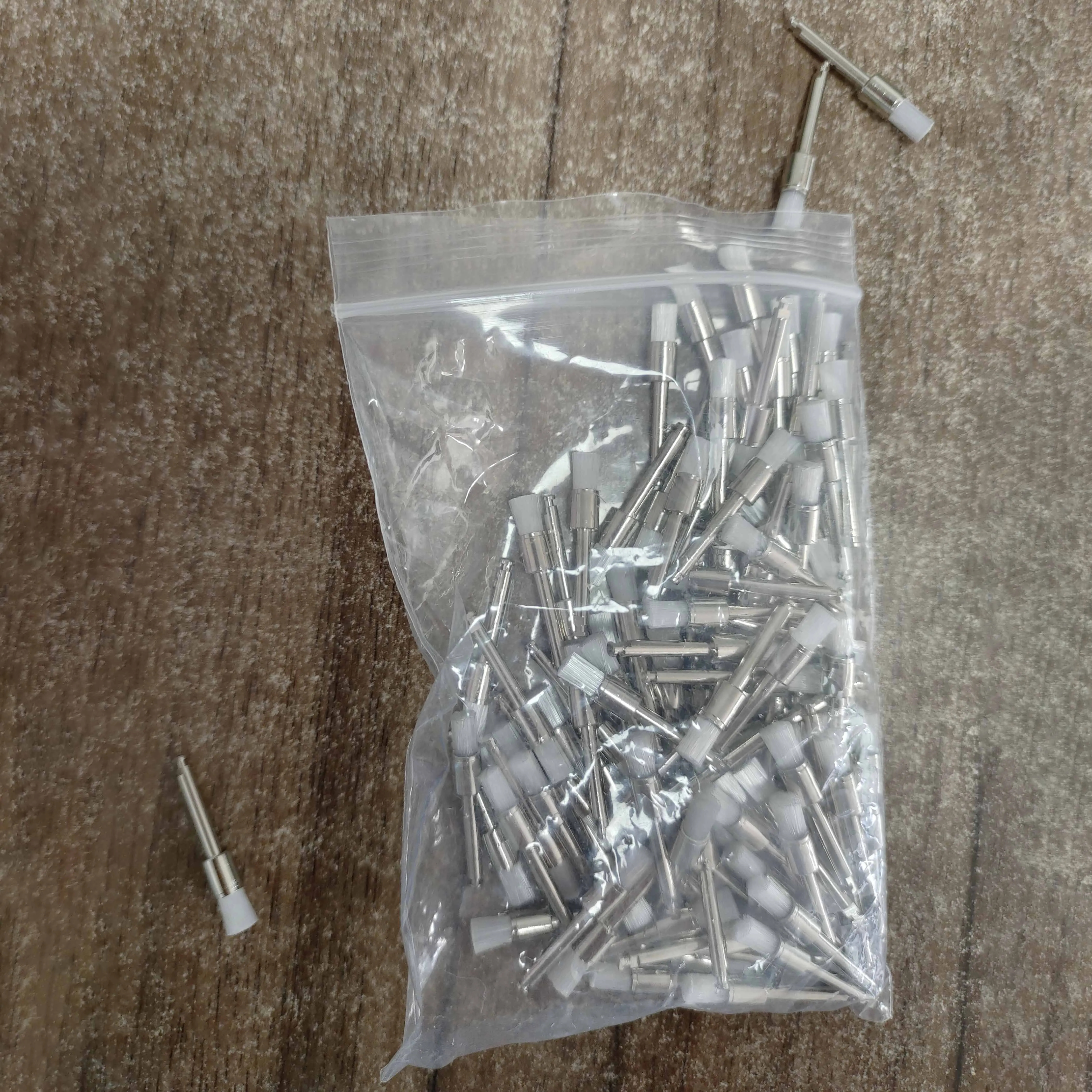 Dental Consumables Pointed Polishing Brushes for Tooth Cleaning Dental Polishing Cups and Flat-head Polishing Brushes (colored)